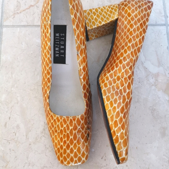 Vintage 90s Stuart Weitzman Yellow Leather Shoes - Picture 4 of 10
